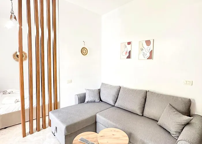 E Apartment